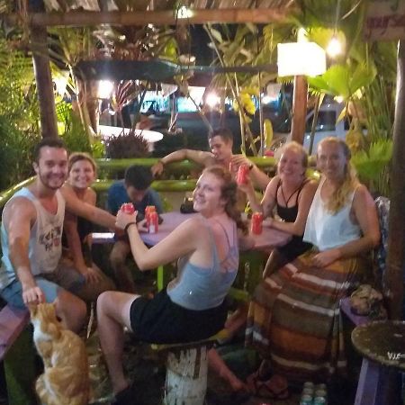 Coconut Hostel Bocas Town Zewnętrze zdjęcie
